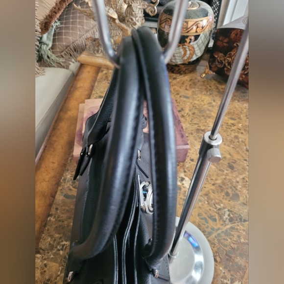 Michael Kors Hamilton Large Black Leather Tote Bag - Picture 5 of 9